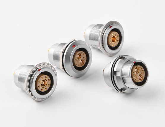 航空連接器的連接方式對電流和信號傳輸的影響如何？