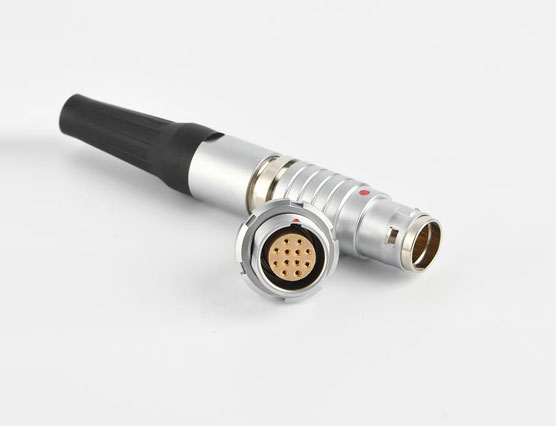 推拉自鎖航空連接器的插頭和插座是否具有自動對準功能？