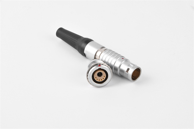 航空插頭是否有適用于不同地區的不同規格？